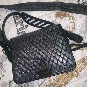 Off-White cross body bag brand new condition